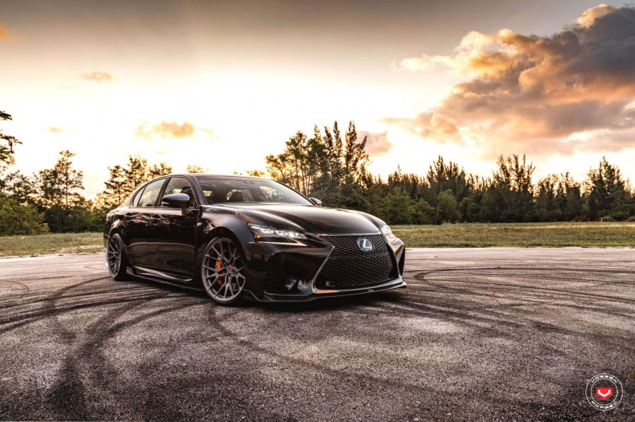  Lexus GS F on Vossen Wheels (M-X3) 2019 года  (фото 4 из 25)